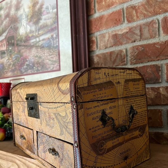 ❤️Rare Vintage 1974 World Map Treasure Trinket Large Heavy Box‼️FINAL SALE - Picture 5 of 9